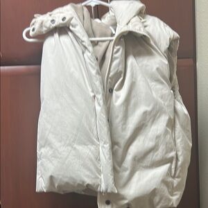 Vince Beige Outerwear down